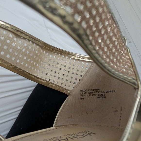 Michael Kors Gold shoes - size 9 - Picture 3 of 3
